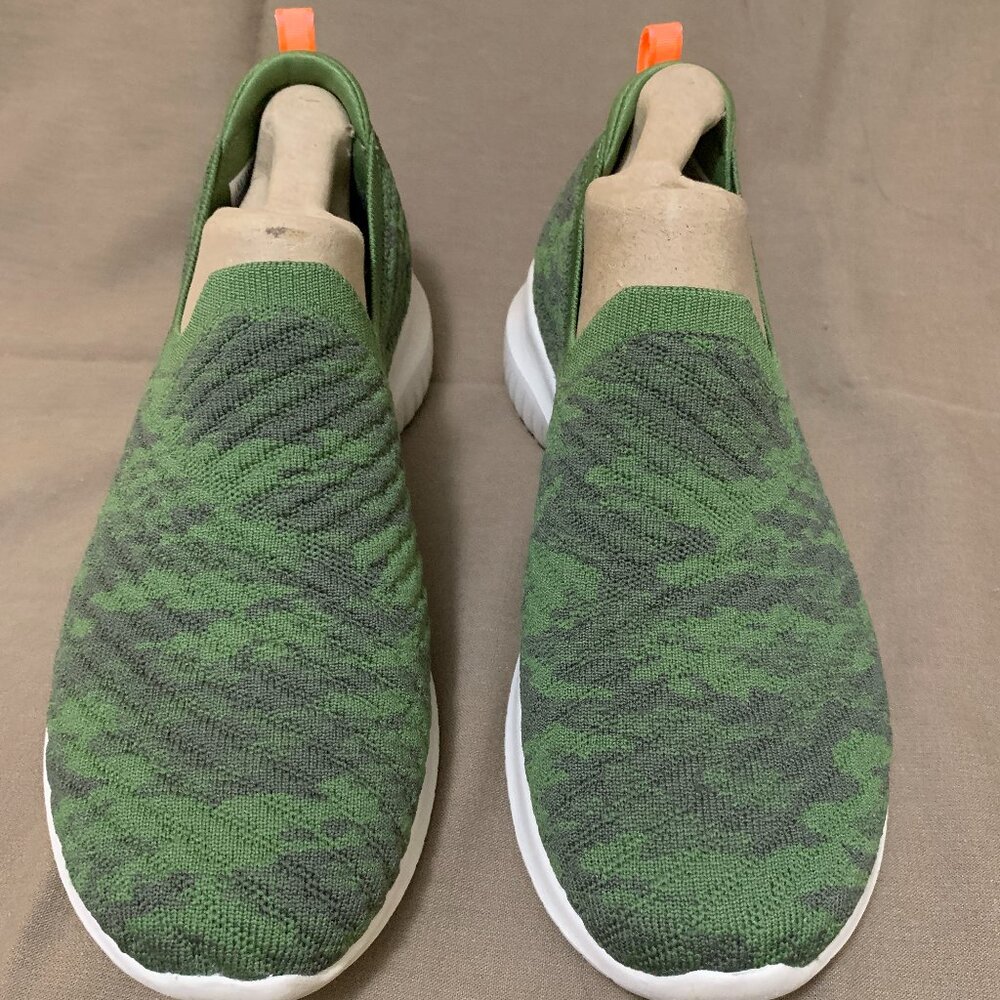 Skechers Memory Foam Sky's the Limit Olive/Orange Women's size 8.5 sneakers